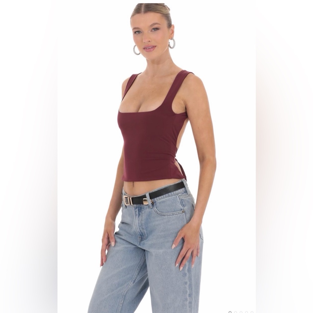 Lucy in the Sky - Scoop Neck Open Back Top in Burgundy